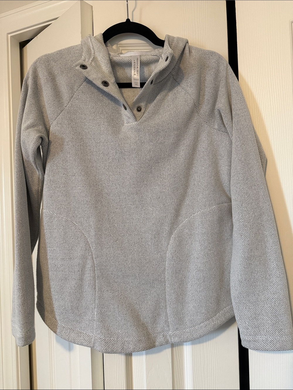 Kyodan Light Gray Hooded Snap V-Neck Pullover